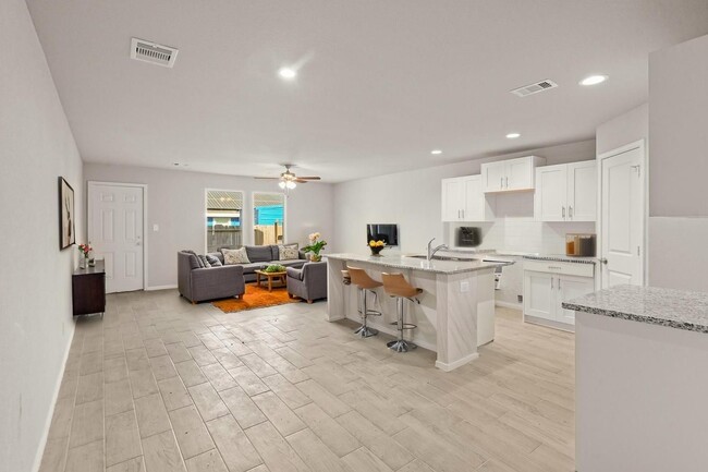 Building Photo - 9001 Judwin St