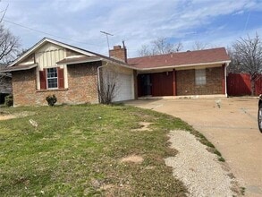 Building Photo - 2517 Chevy Chase Dr