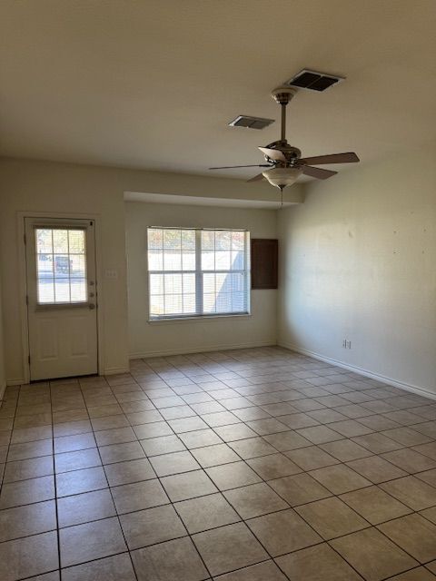 Building Photo - 1808 N Paddock Ave