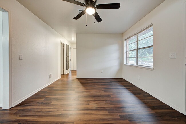 Foto del edificio - 1333 E Brooks St