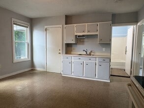 Building Photo - 172 Mt Pleasant St