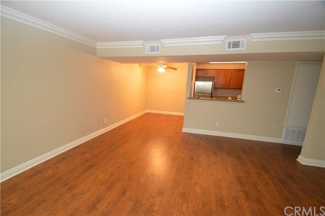 Building Photo - 355 N Maple St