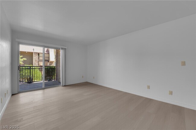 Building Photo - 4921 Indian River Dr