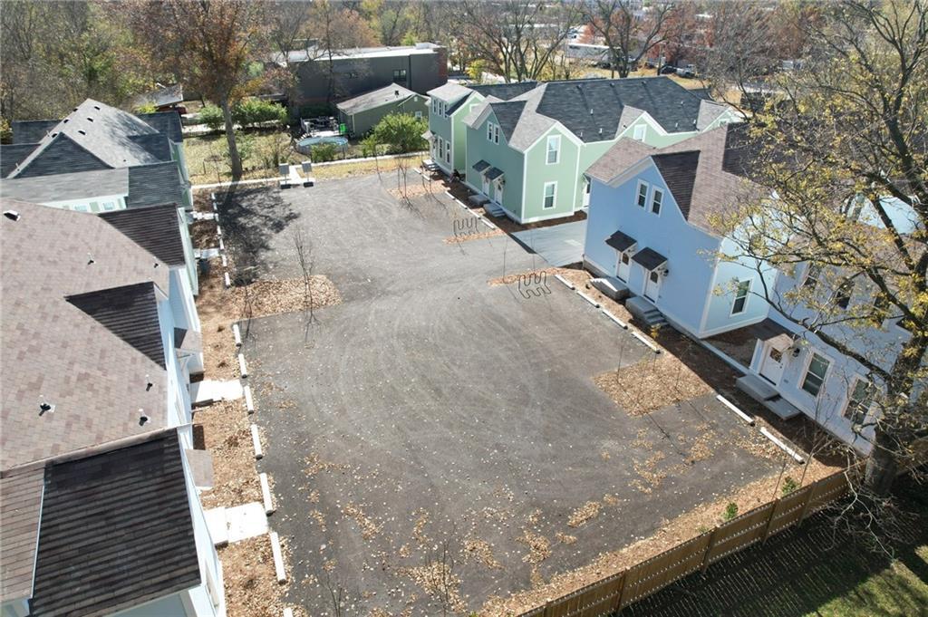 Foto principal - 764 S Locust Ave
