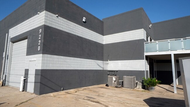 Building Photo - 9220 Rasmus Dr