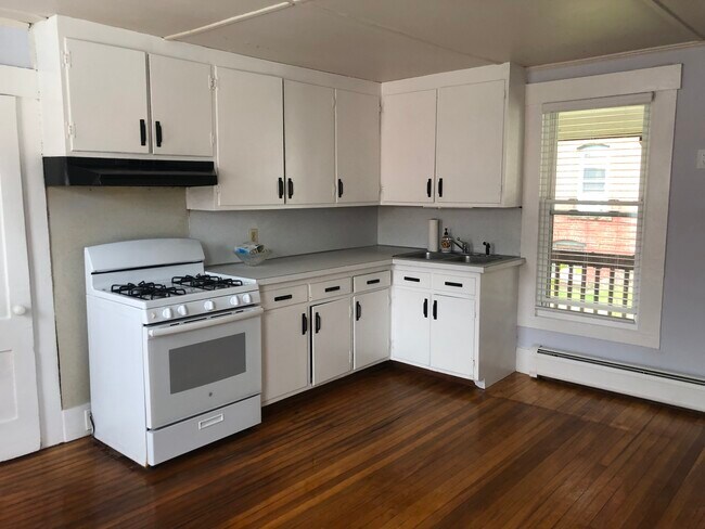 kitchen - 49-1 South St
