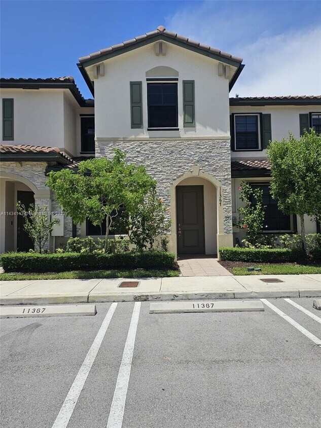 11367 SW 250th Terrace, Princeton, FL 33032 Townhome Rentals in