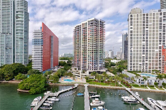 Foto del edificio - 1581 Brickell Ave