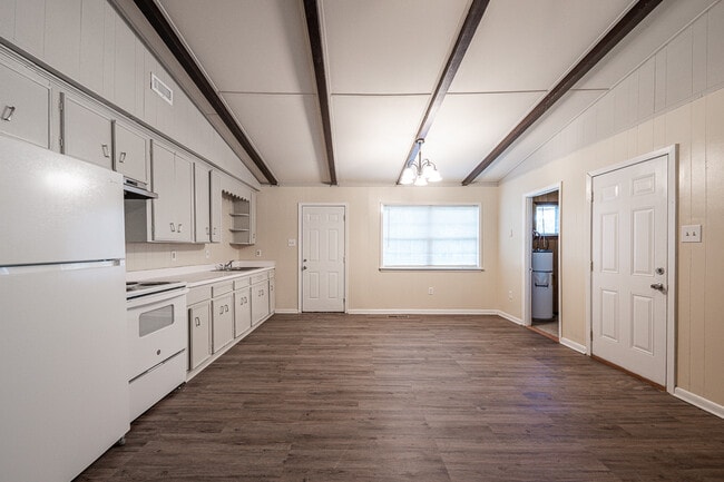 Building Photo - 4 Fulmer Ln