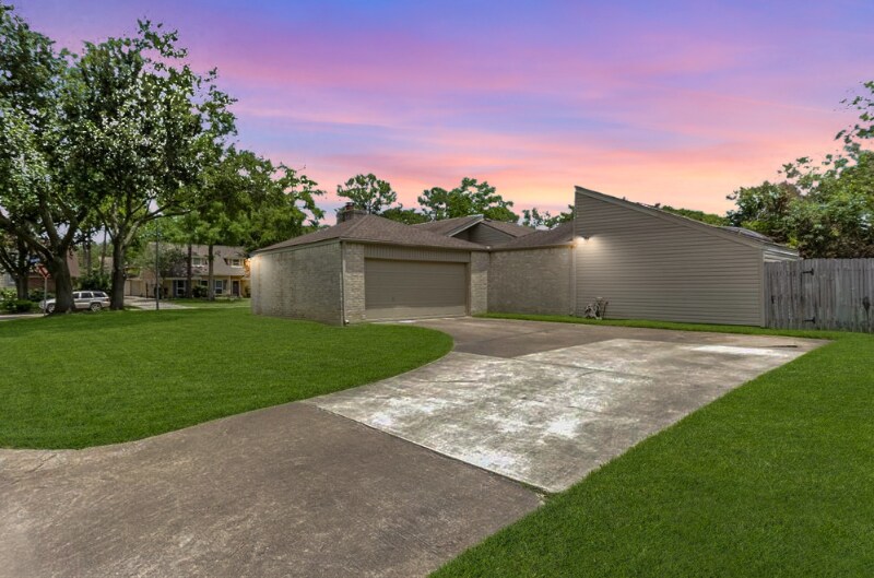 Foto principal - 2331 Bright Meadows Dr