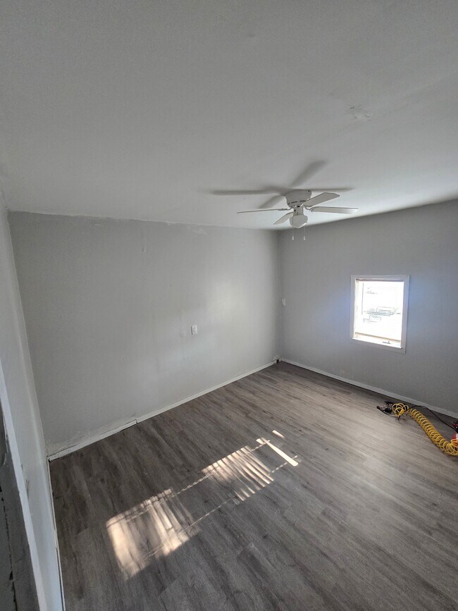 Foto del edificio - 22221 Willow Tree Ave