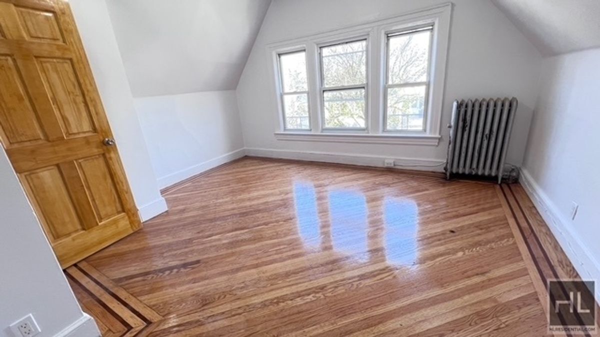 Primary Photo - VERY BRIGHT ,COZY AND NEWLY RENOVATED 2 BE...