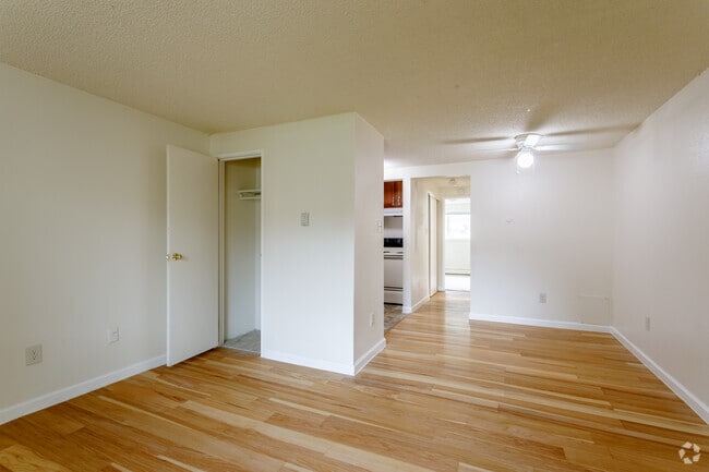 Interior Photo - Peaks on Drake