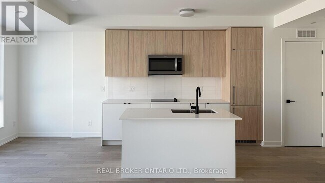 Building Photo - 9 Walder Ln