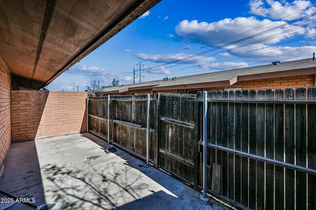 Foto del edificio - 721 E Fremont Rd