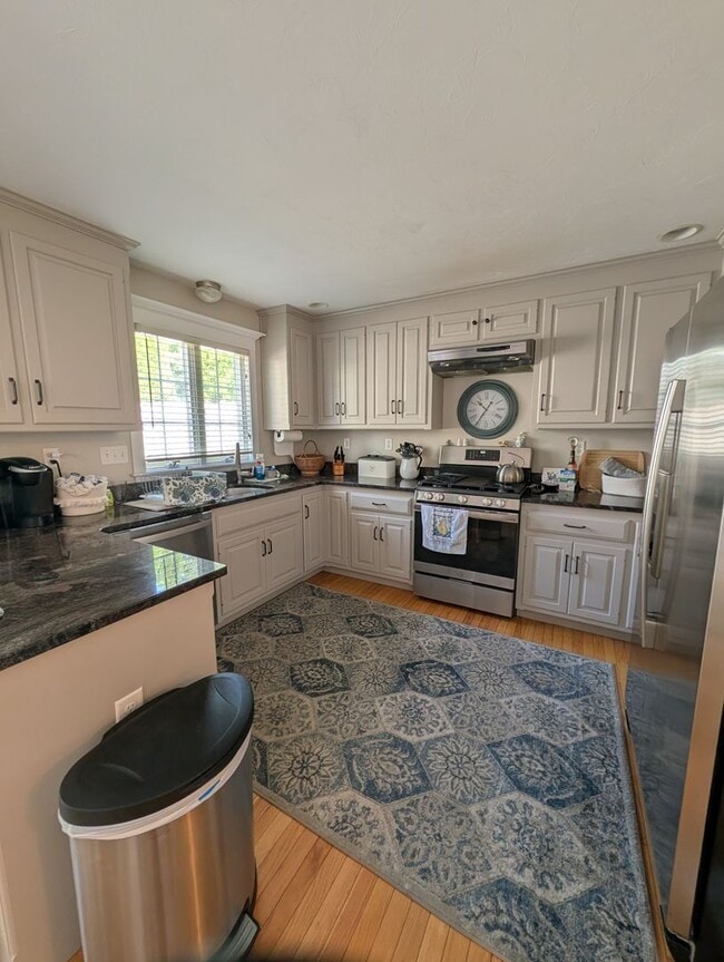 Building Photo - 27 Edmonds Cir