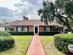 Building Photo - 1305 Bedford Rd