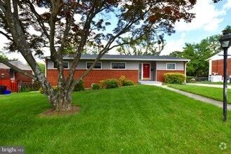 Building Photo - 4015 Heathfield Rd