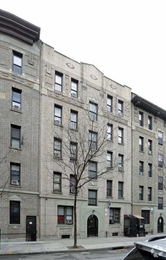 Building Photo - 2694 Valentine