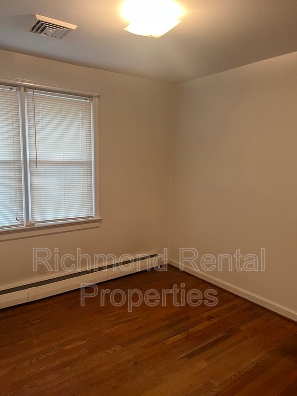 Foto del edificio - 2520 Farrand St