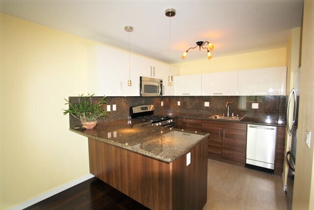 Foto del edificio - 2130 Mountain Blvd