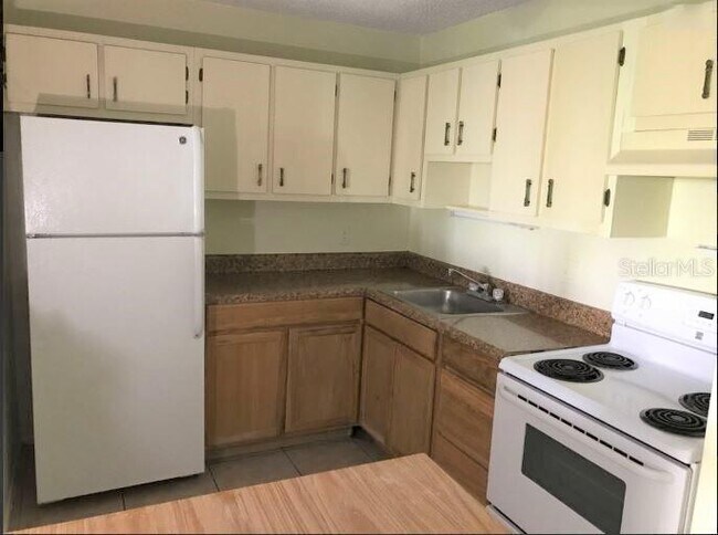 Foto del edificio - 2364 Oak Park Way