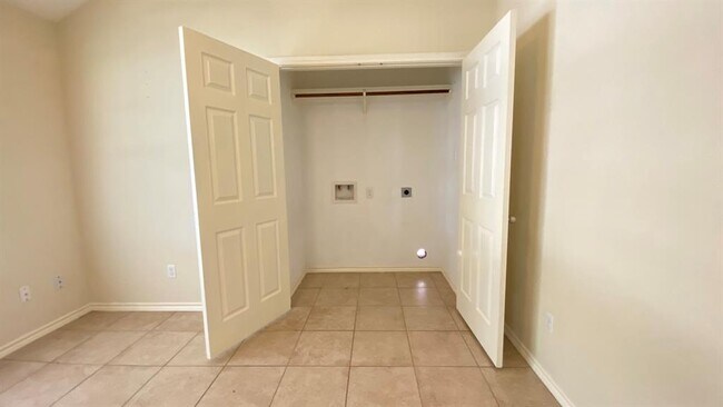 Foto del edificio - 10521 Tanyard Rd