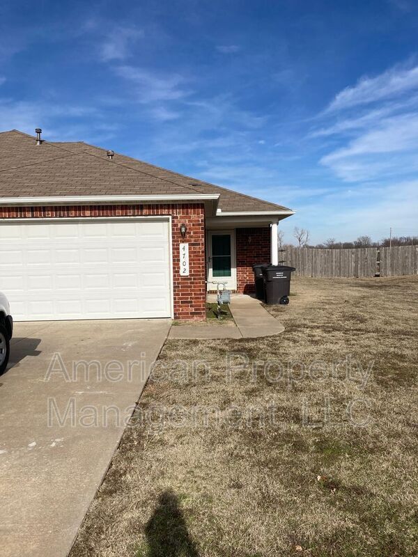 4702 NE Wisconsin St, Bartlesville, OK 74006 House Rental in