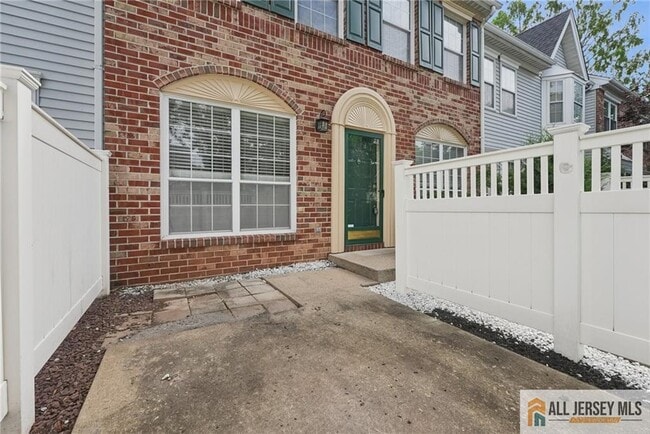 Building Photo - 37 Kingston Run