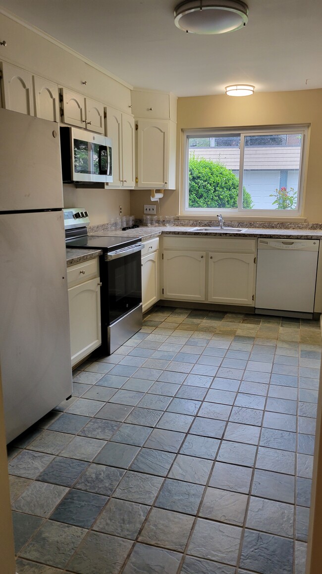 Eat in Kitchen - 1442 Melville Ave