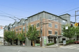 Building Photo - 701 1st Ave N