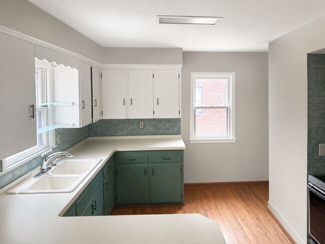 Foto del edificio - 24550 Puritan Ave
