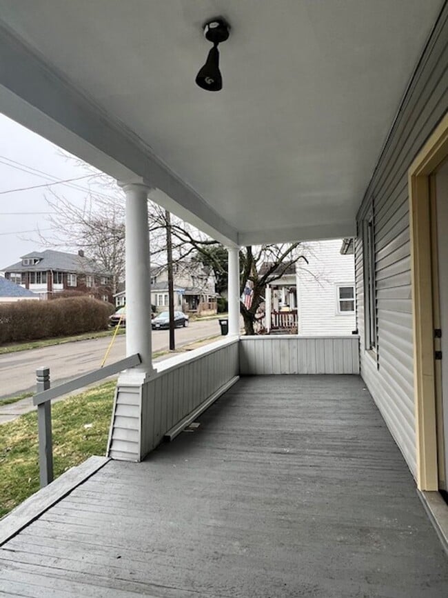 Building Photo - 11 8th St SW