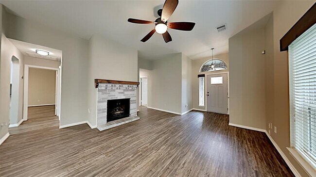 Building Photo - 6330 Diamond Rock Dr