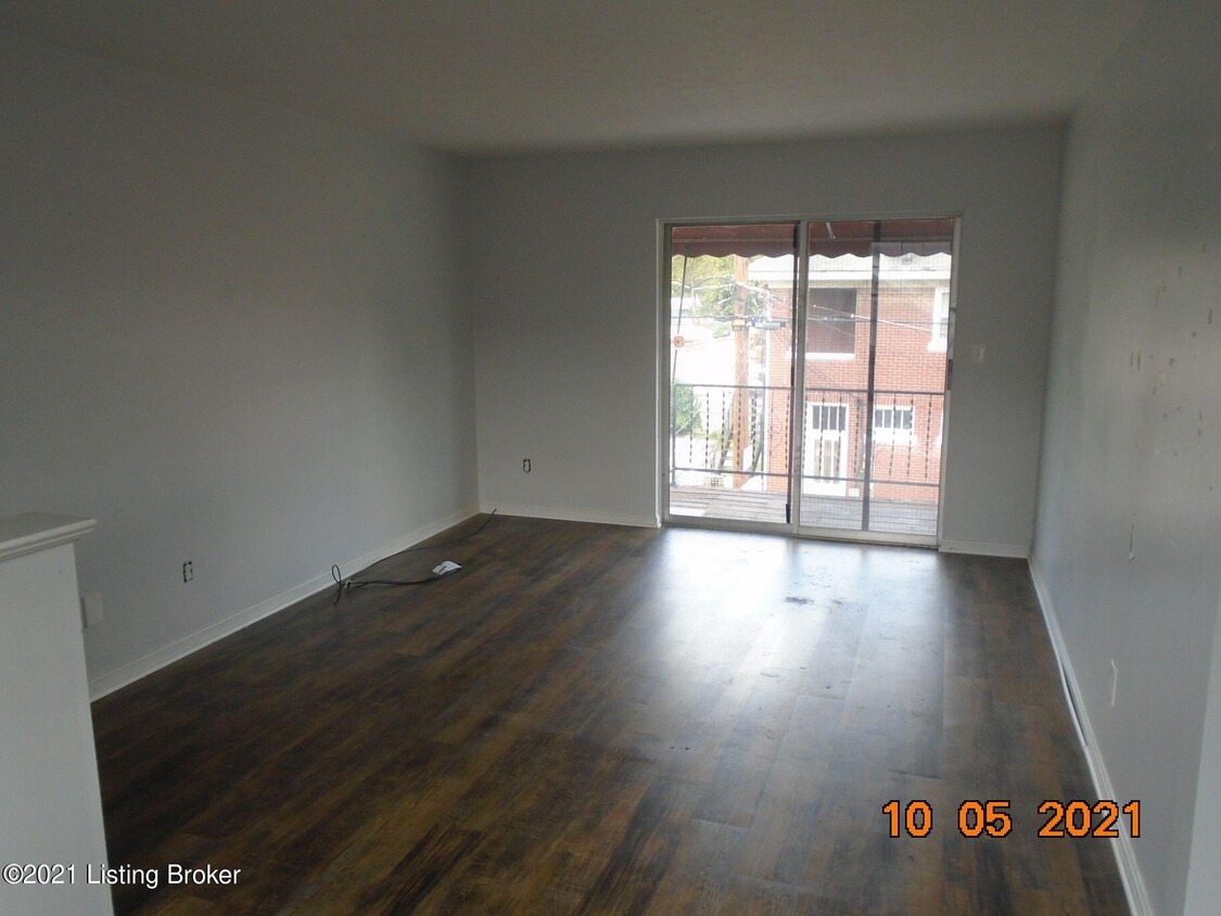 Building Photo - 1300 Oakwood Ave