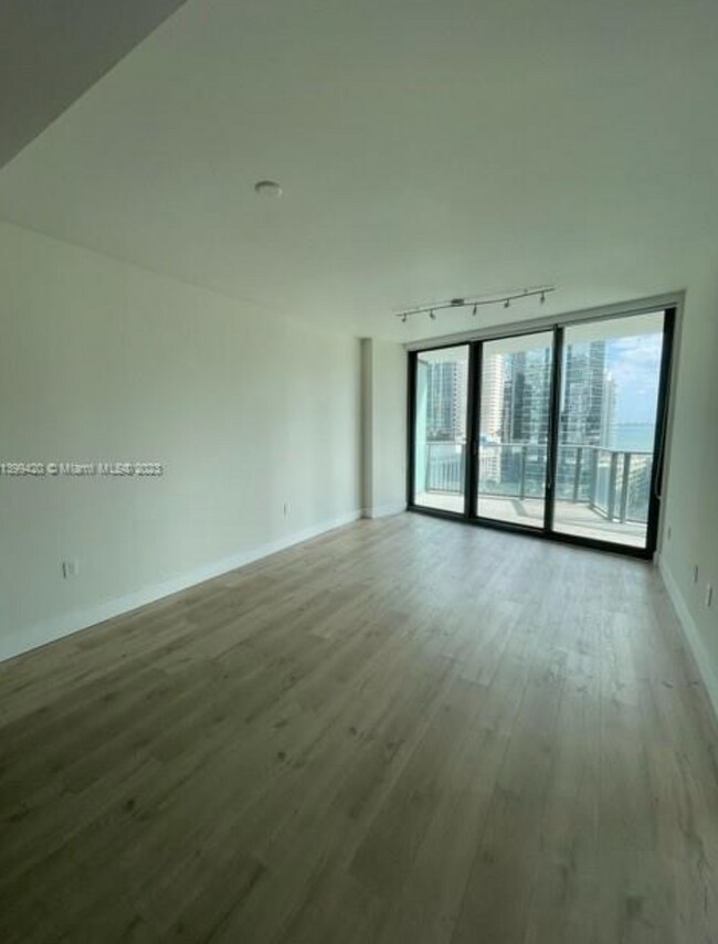 Foto del edificio - Stylish 1BR + Den at Dua Residences | Bay ...
