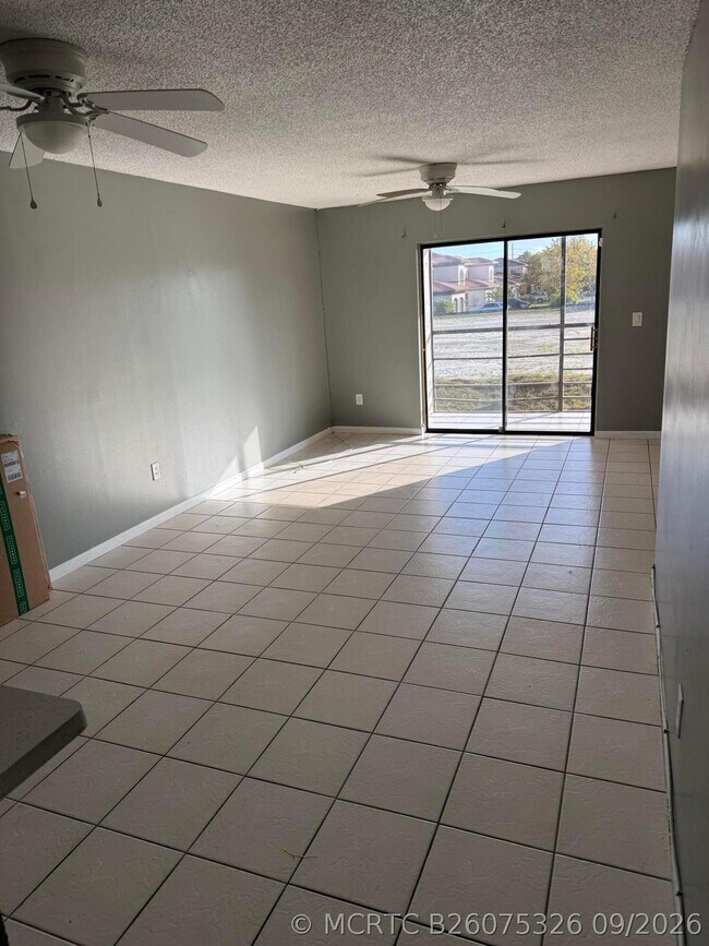 Foto del edificio - 20735 NE 8th Ct