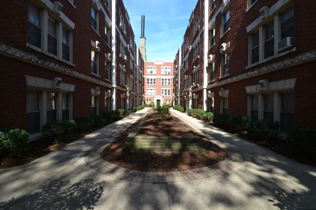 Building Photo - 547.5 W Surf St