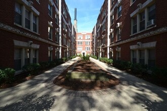 Building Photo - 547.5 W Surf St