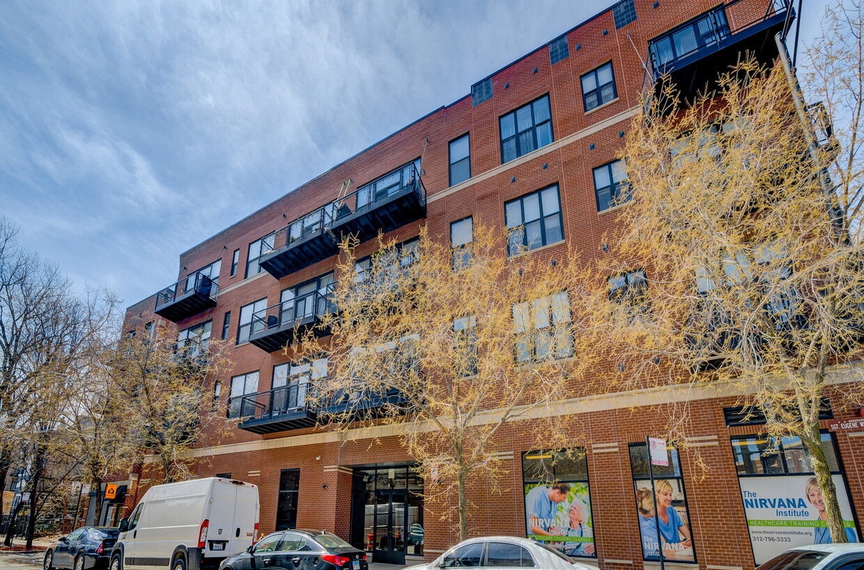 Primary Photo - 2 S Leavitt St