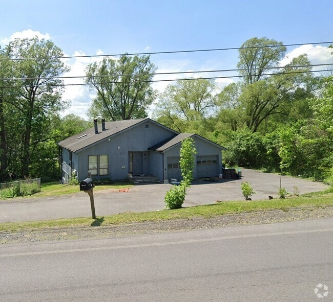 Building Photo - 110 Pine Tree Rd