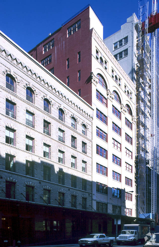 Building Photo - Ice House