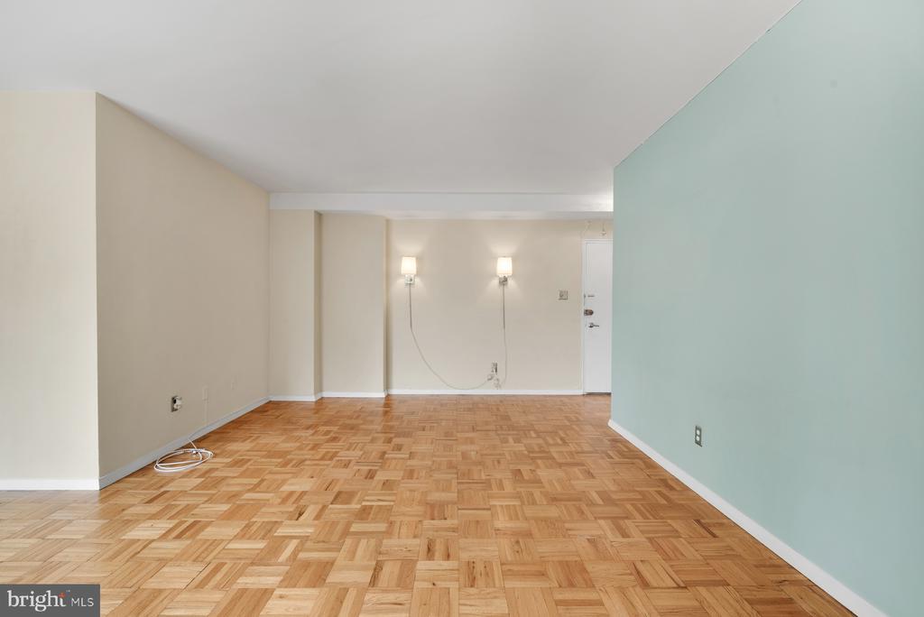 Foto principal - 4740 Connecticut Ave NW