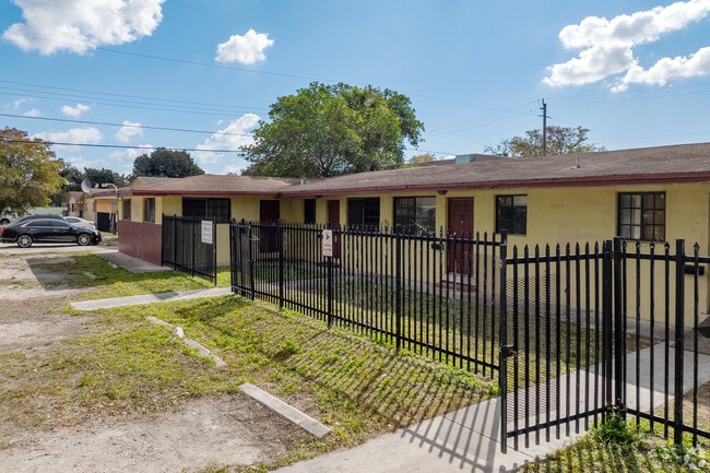 Building Photo - 3090 NW 134th St