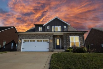 Building Photo - 692 Jersey Dr