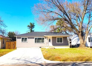 Building Photo - 6709 NW 26th St