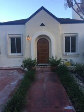Building Photo - 1662 SW 12th St