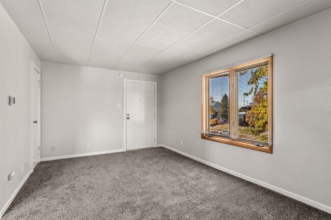 Building Photo - 515 N. 5th Street