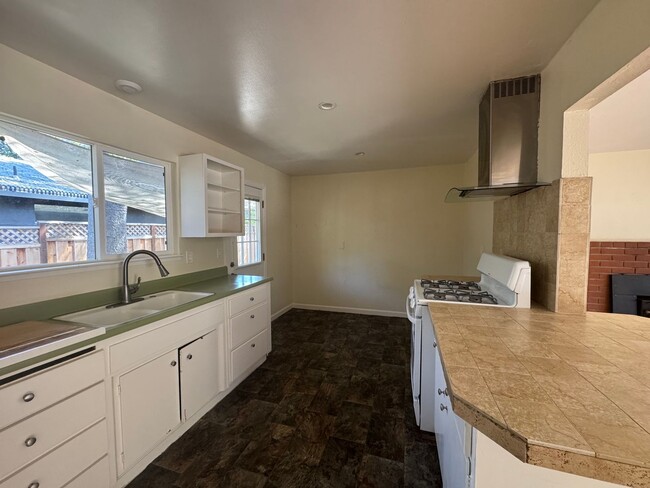 Building Photo - COASTAL LIVING AT ITS FINEST: VERSATILE 5 ...