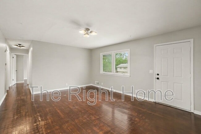Building Photo - 6929 N 64th St